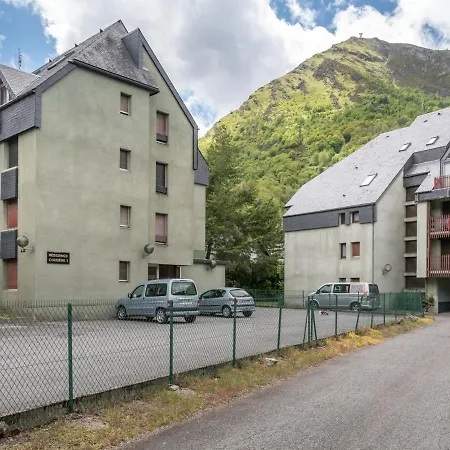 Cosy Avec Balcon Et Parking A Saint-lary - Fr-1-296-138 * サン・ラリー・スラン